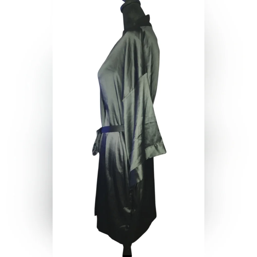 NWT Victoria's Secret Satin Robe, Womens XS/Small - Picture 2 of 5